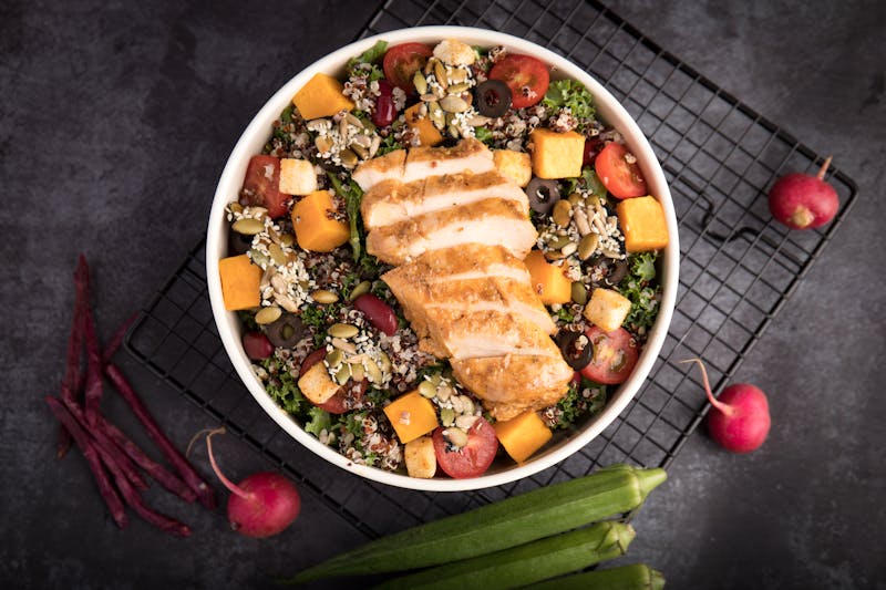 Chicken power salad with grilled chicken and quinoa